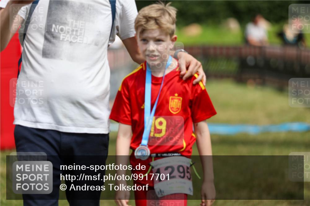 21.06.2026 - 29. Vierlanden-Triathlon Andreas Tolksdorf http://msf.ph/oto/9917701 21.06.2026 15:14:34 Ziel 1326 meine-sportfotos.de