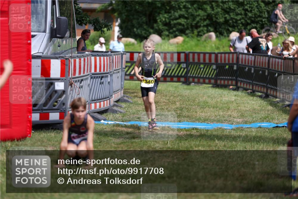 21.06.2026 - 29. Vierlanden-Triathlon Andreas Tolksdorf http://msf.ph/oto/9917708 21.06.2026 15:14:45 Ziel 1326, 1340 meine-sportfotos.de