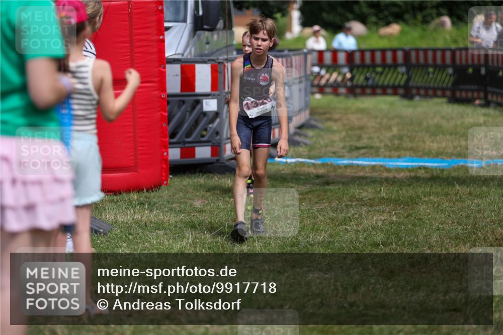 21.06.2026 - 29. Vierlanden-Triathlon Andreas Tolksdorf http://msf.ph/oto/9917718 21.06.2026 15:14:47 Ziel 1266, 1326, 1340 meine-sportfotos.de