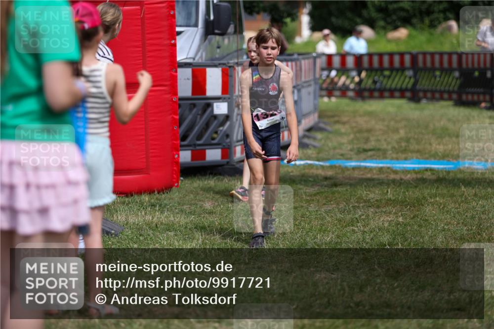 21.06.2026 - 29. Vierlanden-Triathlon Andreas Tolksdorf http://msf.ph/oto/9917721 21.06.2026 15:14:47 Ziel 1266, 1326, 1340 meine-sportfotos.de