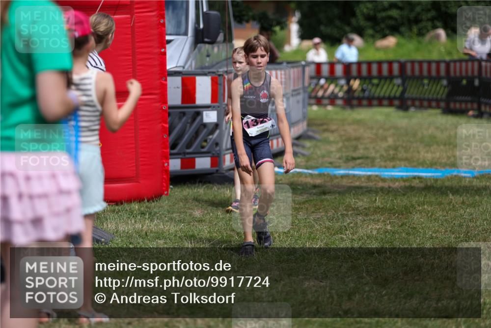 21.06.2026 - 29. Vierlanden-Triathlon Andreas Tolksdorf http://msf.ph/oto/9917724 21.06.2026 15:14:47 Ziel 1266, 1326, 1340 meine-sportfotos.de