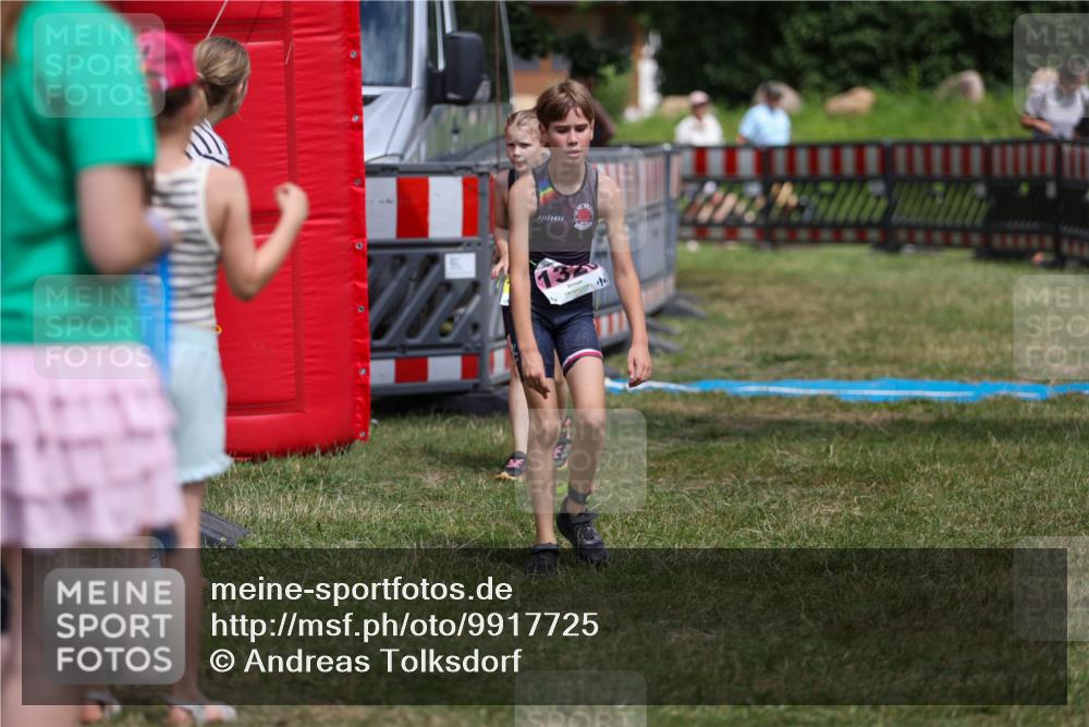 21.06.2026 - 29. Vierlanden-Triathlon Andreas Tolksdorf http://msf.ph/oto/9917725 21.06.2026 15:14:47 Ziel 1266, 1326, 1340 meine-sportfotos.de