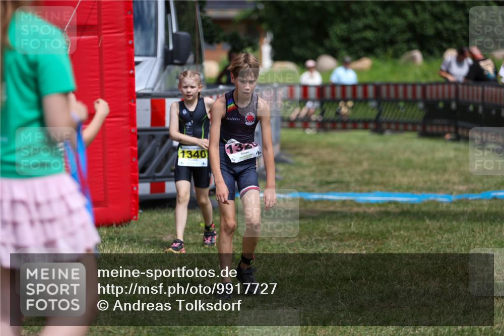 21.06.2026 - 29. Vierlanden-Triathlon Andreas Tolksdorf http://msf.ph/oto/9917727 21.06.2026 15:14:48 Ziel 1266, 1340 meine-sportfotos.de