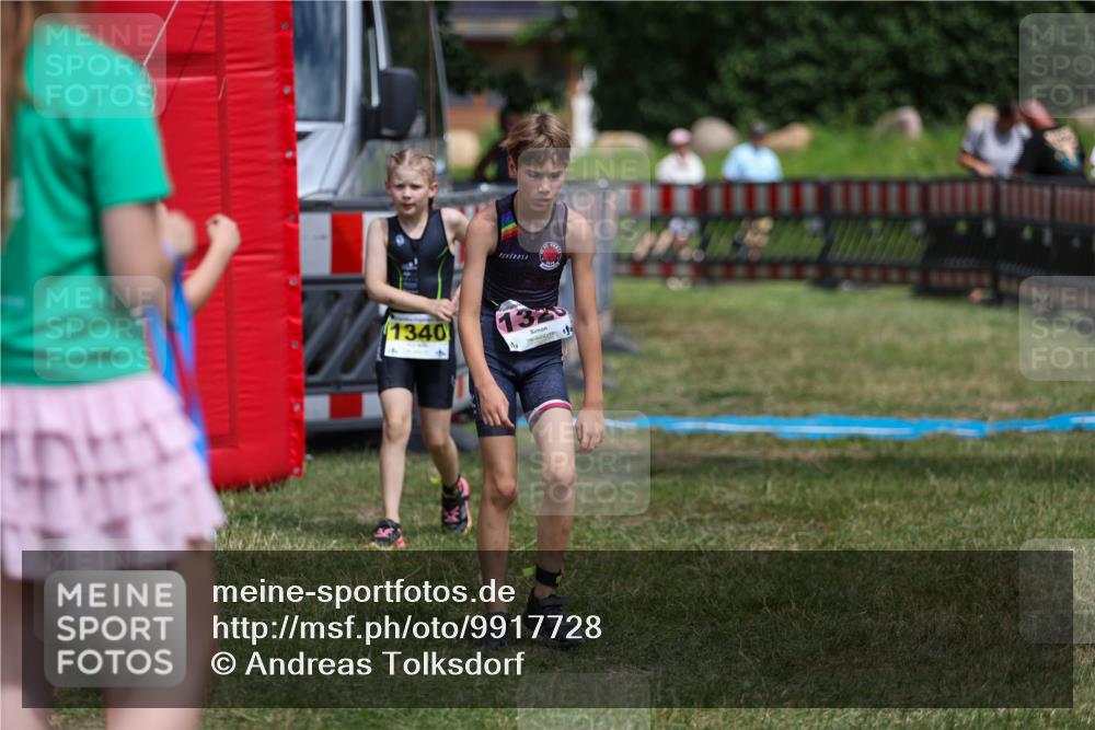 21.06.2026 - 29. Vierlanden-Triathlon Andreas Tolksdorf http://msf.ph/oto/9917728 21.06.2026 15:14:48 Ziel 1266, 1340 meine-sportfotos.de