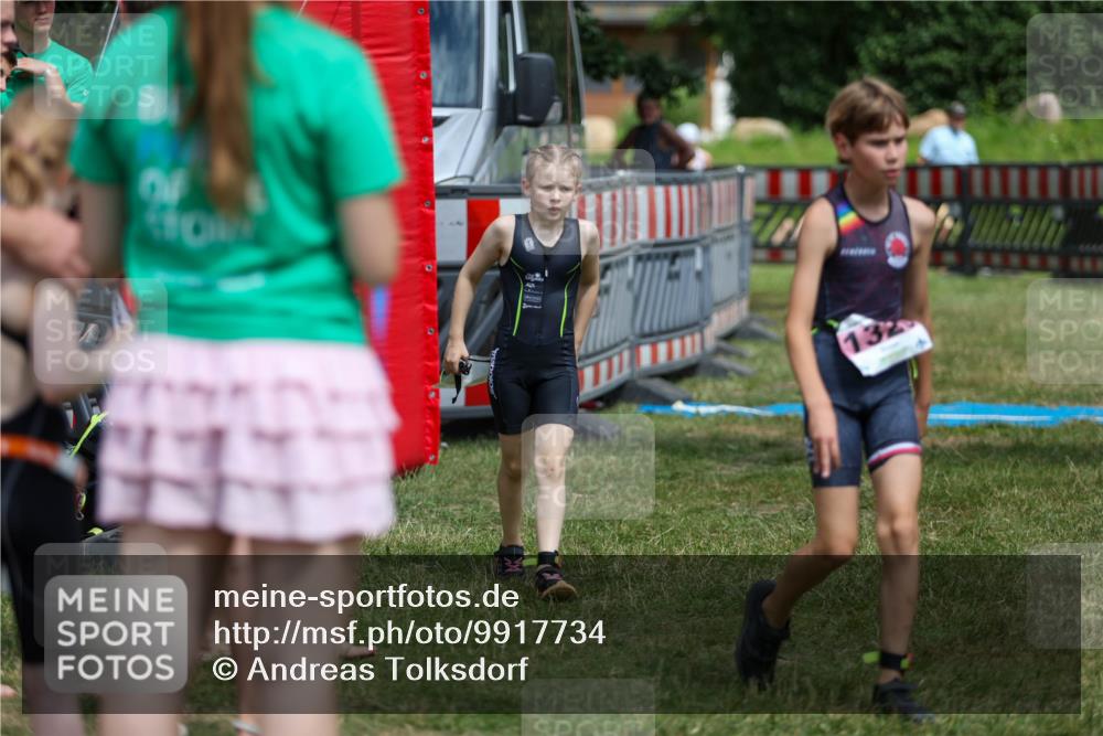 21.06.2026 - 29. Vierlanden-Triathlon Andreas Tolksdorf http://msf.ph/oto/9917734 21.06.2026 15:14:50 Ziel 1266, 1340 meine-sportfotos.de