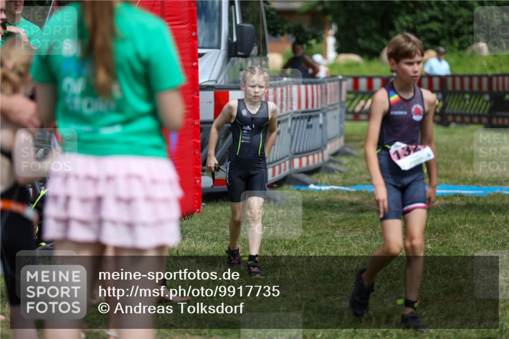 21.06.2026 - 29. Vierlanden-Triathlon Andreas Tolksdorf http://msf.ph/oto/9917735 21.06.2026 15:14:50 Ziel 1266, 1340 meine-sportfotos.de