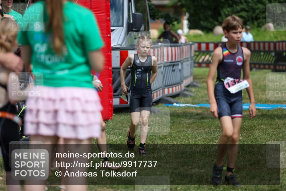 21.06.2026 - 29. Vierlanden-Triathlon Andreas Tolksdorf http://msf.ph/oto/9917737 21.06.2026 15:14:50 Ziel 1266, 1340 meine-sportfotos.de