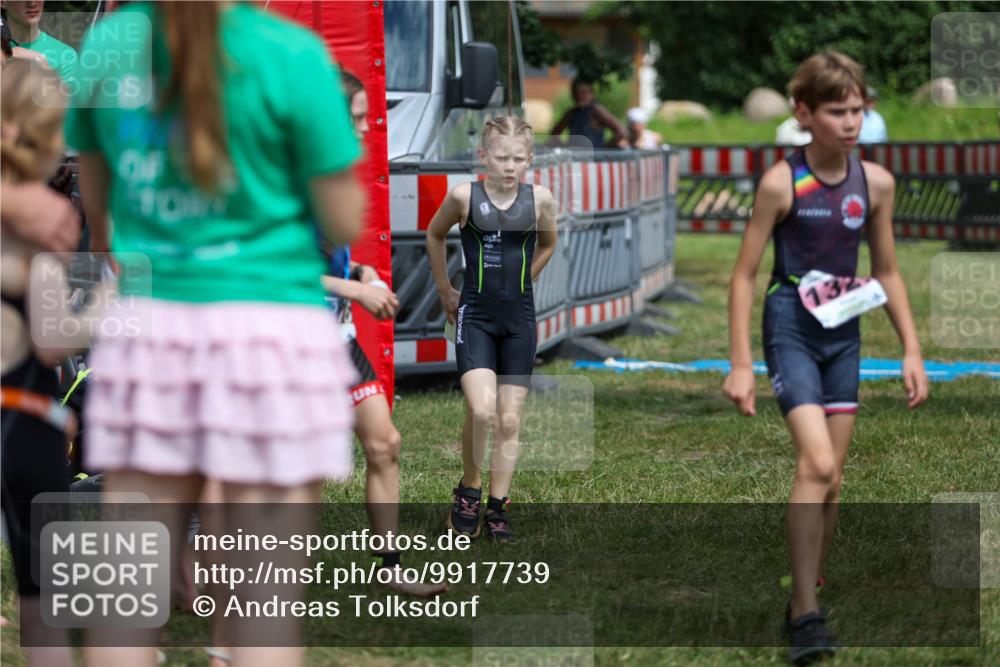 21.06.2026 - 29. Vierlanden-Triathlon Andreas Tolksdorf http://msf.ph/oto/9917739 21.06.2026 15:14:50 Ziel 1266, 1340 meine-sportfotos.de