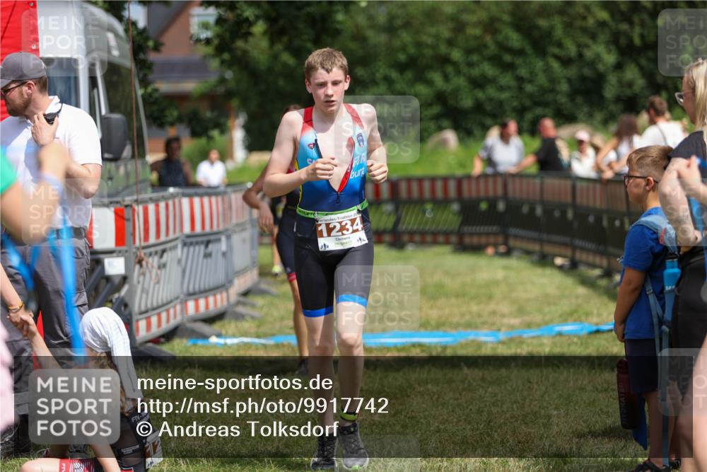 21.06.2026 - 29. Vierlanden-Triathlon Andreas Tolksdorf http://msf.ph/oto/9917742 21.06.2026 15:15:16 Ziel 1234, 1268, 1269, 1309 meine-sportfotos.de