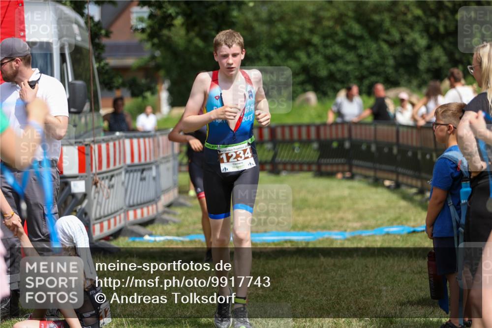 21.06.2026 - 29. Vierlanden-Triathlon Andreas Tolksdorf http://msf.ph/oto/9917743 21.06.2026 15:15:16 Ziel 1234, 1268, 1269, 1309 meine-sportfotos.de