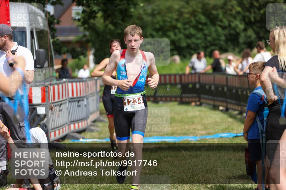 21.06.2026 - 29. Vierlanden-Triathlon Andreas Tolksdorf http://msf.ph/oto/9917746 21.06.2026 15:15:16 Ziel 1234, 1268, 1269, 1309 meine-sportfotos.de