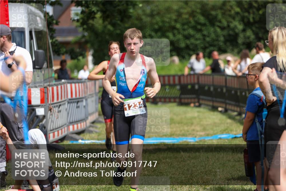 21.06.2026 - 29. Vierlanden-Triathlon Andreas Tolksdorf http://msf.ph/oto/9917747 21.06.2026 15:15:16 Ziel 1234, 1268, 1269, 1309 meine-sportfotos.de