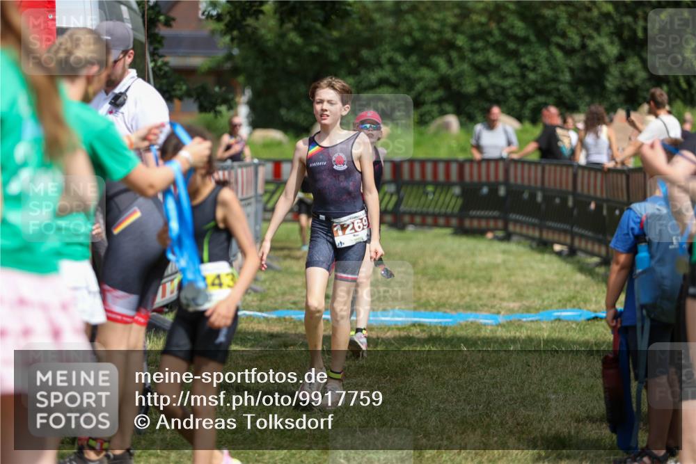 21.06.2026 - 29. Vierlanden-Triathlon Andreas Tolksdorf http://msf.ph/oto/9917759 21.06.2026 15:15:23 Ziel 1236, 1269, 1294, 1309 meine-sportfotos.de