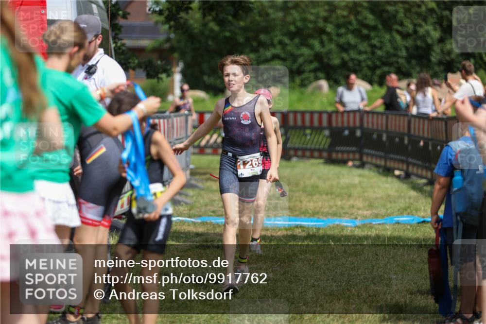 21.06.2026 - 29. Vierlanden-Triathlon Andreas Tolksdorf http://msf.ph/oto/9917762 21.06.2026 15:15:24 Ziel 1236, 1269, 1294, 1309 meine-sportfotos.de