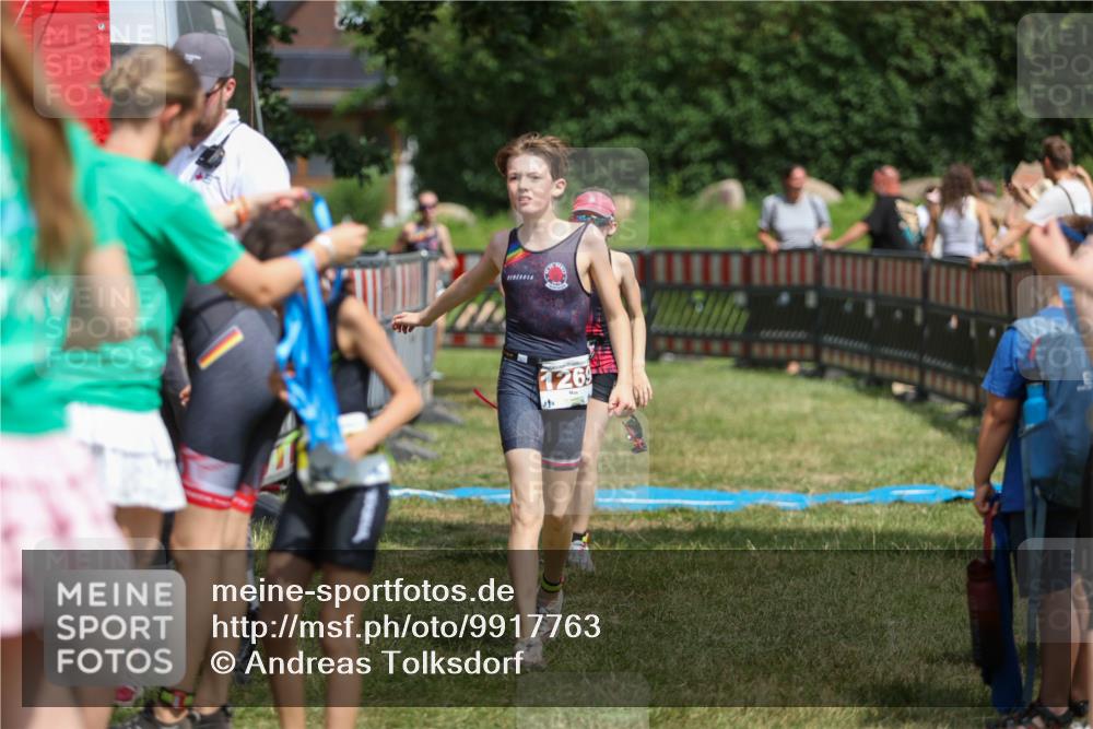 21.06.2026 - 29. Vierlanden-Triathlon Andreas Tolksdorf http://msf.ph/oto/9917763 21.06.2026 15:15:24 Ziel 1236, 1269, 1294, 1309 meine-sportfotos.de