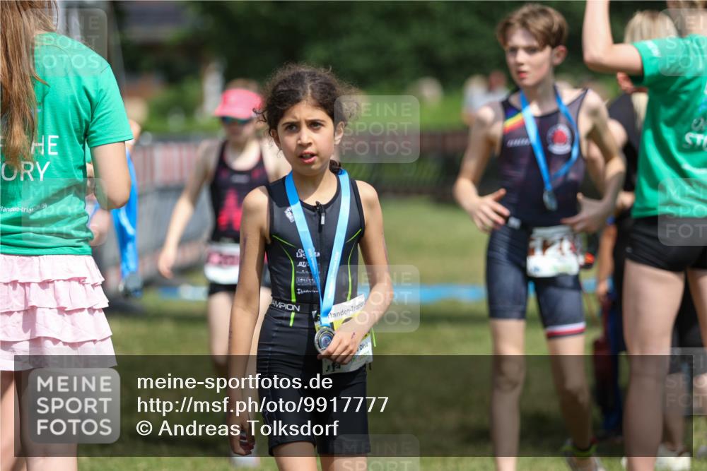 21.06.2026 - 29. Vierlanden-Triathlon Andreas Tolksdorf http://msf.ph/oto/9917777 21.06.2026 15:15:27 Ziel 1236, 1269, 1294, 1309 meine-sportfotos.de