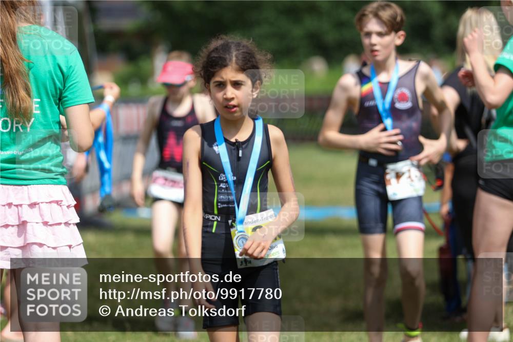 21.06.2026 - 29. Vierlanden-Triathlon Andreas Tolksdorf http://msf.ph/oto/9917780 21.06.2026 15:15:28 Ziel 1236, 1269, 1294, 1309, 1336 meine-sportfotos.de