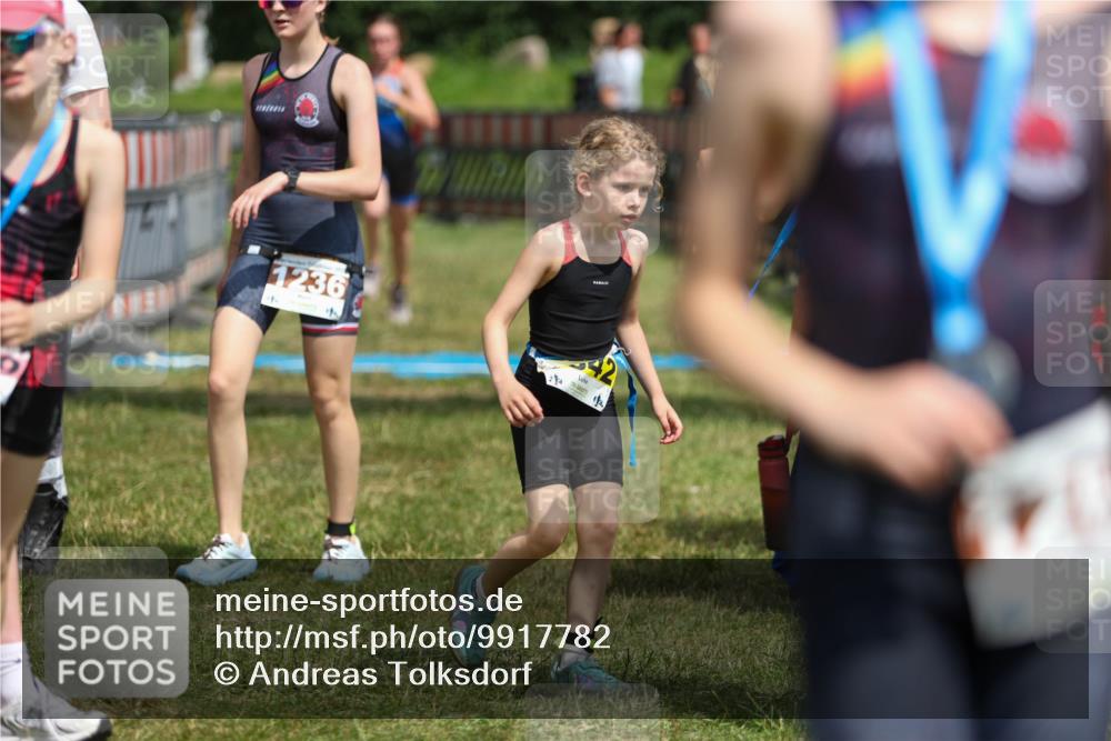 21.06.2026 - 29. Vierlanden-Triathlon Andreas Tolksdorf http://msf.ph/oto/9917782 21.06.2026 15:15:31 Ziel 1236, 1294, 1336 meine-sportfotos.de
