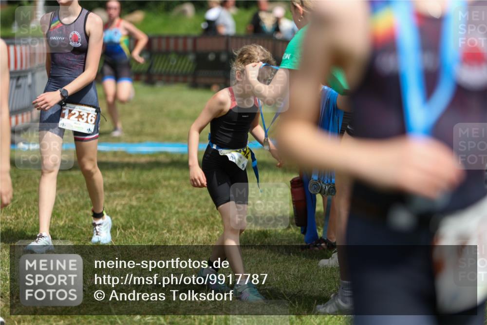 21.06.2026 - 29. Vierlanden-Triathlon Andreas Tolksdorf http://msf.ph/oto/9917787 21.06.2026 15:15:31 Ziel 1236, 1294, 1336 meine-sportfotos.de