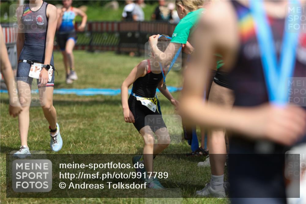 21.06.2026 - 29. Vierlanden-Triathlon Andreas Tolksdorf http://msf.ph/oto/9917789 21.06.2026 15:15:32 Ziel 1236, 1294, 1336, 1351 meine-sportfotos.de