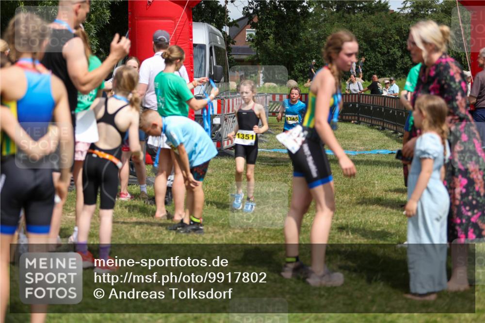 21.06.2026 - 29. Vierlanden-Triathlon Andreas Tolksdorf http://msf.ph/oto/9917802 21.06.2026 15:15:45 Ziel 1274, 1351 meine-sportfotos.de