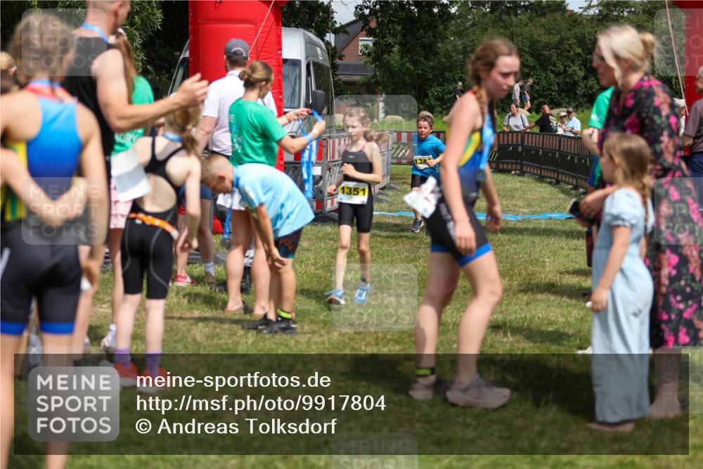 21.06.2026 - 29. Vierlanden-Triathlon Andreas Tolksdorf http://msf.ph/oto/9917804 21.06.2026 15:15:45 Ziel 1274, 1351 meine-sportfotos.de