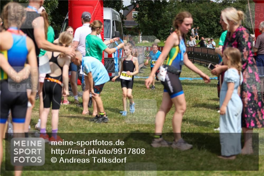 21.06.2026 - 29. Vierlanden-Triathlon Andreas Tolksdorf http://msf.ph/oto/9917808 21.06.2026 15:15:45 Ziel 1274, 1351 meine-sportfotos.de