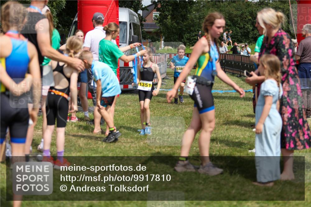21.06.2026 - 29. Vierlanden-Triathlon Andreas Tolksdorf http://msf.ph/oto/9917810 21.06.2026 15:15:45 Ziel 1274, 1351 meine-sportfotos.de