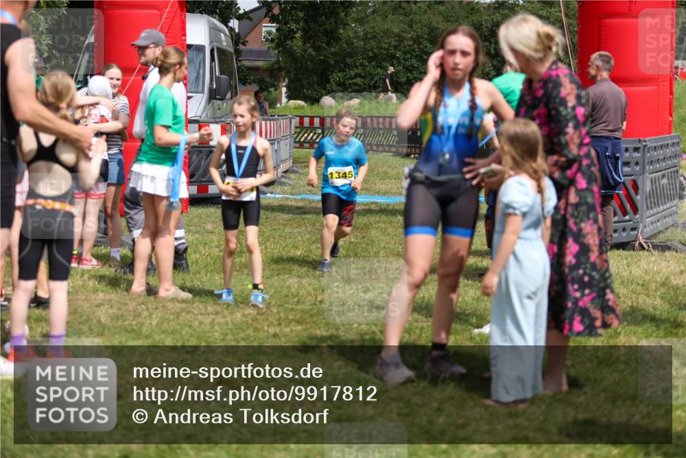 21.06.2026 - 29. Vierlanden-Triathlon Andreas Tolksdorf http://msf.ph/oto/9917812 21.06.2026 15:15:47 Ziel 1274, 1351 meine-sportfotos.de