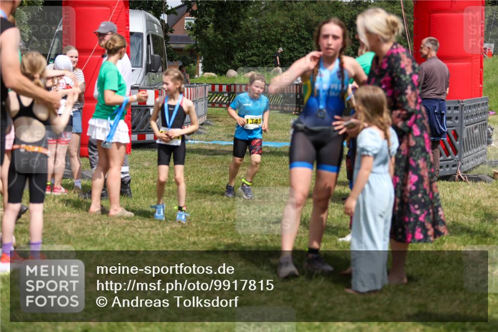 21.06.2026 - 29. Vierlanden-Triathlon Andreas Tolksdorf http://msf.ph/oto/9917815 21.06.2026 15:15:47 Ziel 1274, 1351 meine-sportfotos.de