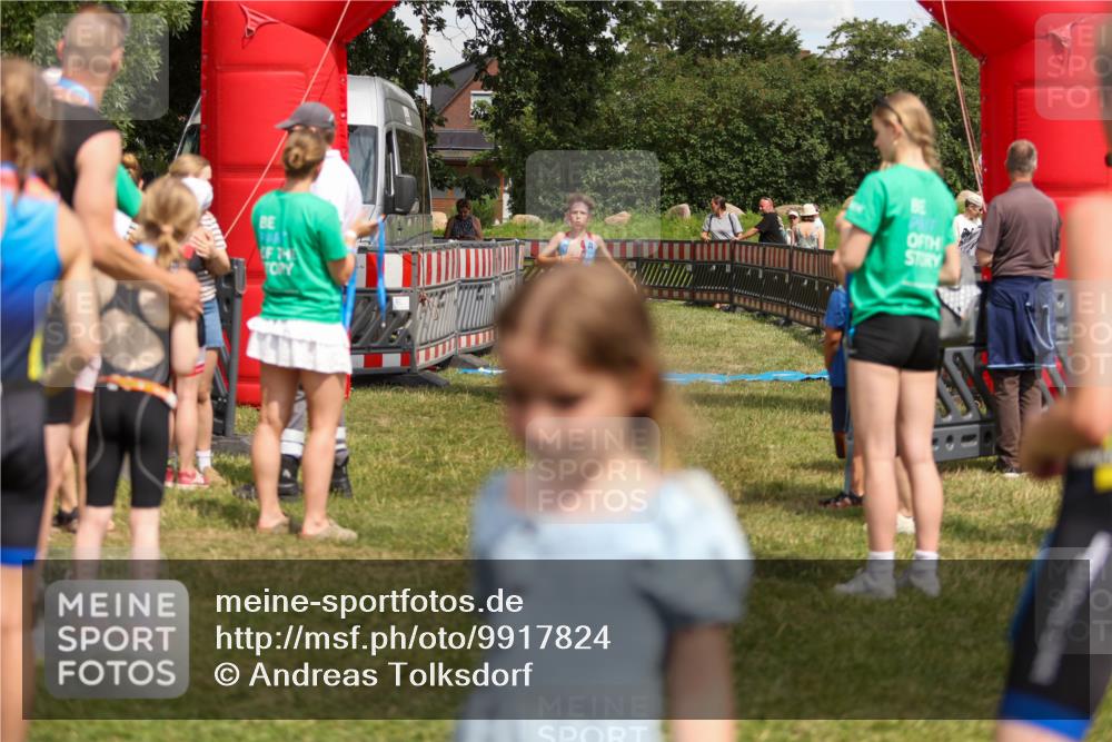 21.06.2026 - 29. Vierlanden-Triathlon Andreas Tolksdorf http://msf.ph/oto/9917824 21.06.2026 15:15:54 Ziel 1274, 1339 meine-sportfotos.de