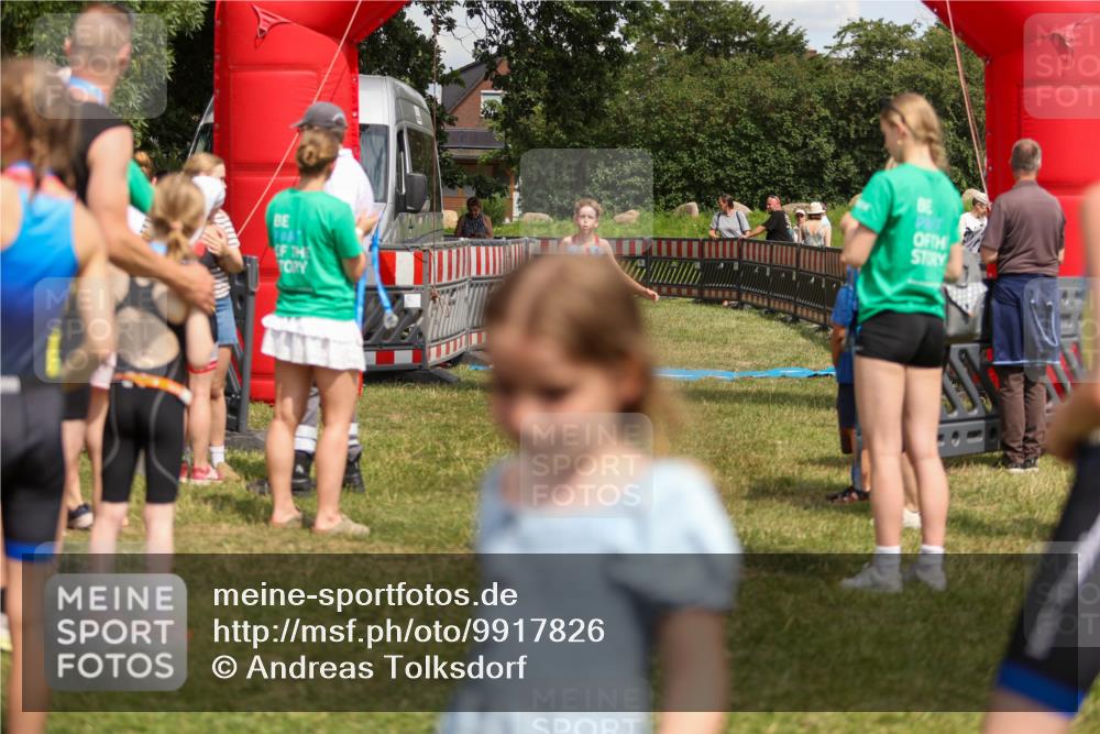 21.06.2026 - 29. Vierlanden-Triathlon Andreas Tolksdorf http://msf.ph/oto/9917826 21.06.2026 15:15:54 Ziel 1274, 1339 meine-sportfotos.de