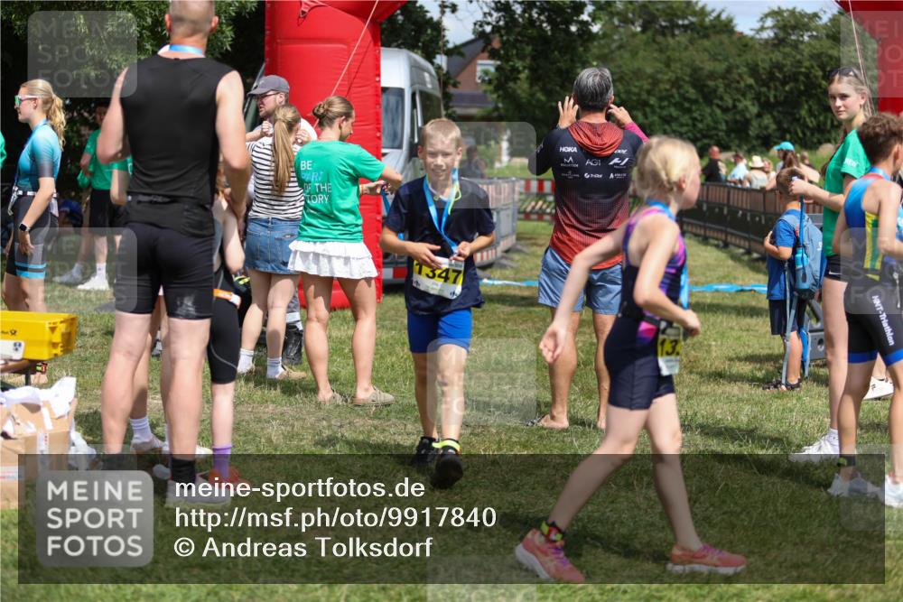 21.06.2026 - 29. Vierlanden-Triathlon Andreas Tolksdorf http://msf.ph/oto/9917840 21.06.2026 15:16:12 Ziel 247 meine-sportfotos.de
