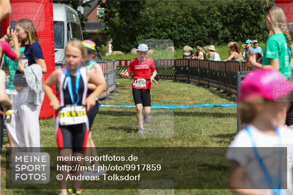 21.06.2026 - 29. Vierlanden-Triathlon Andreas Tolksdorf http://msf.ph/oto/9917859 21.06.2026 15:16:49 Ziel 1286 meine-sportfotos.de