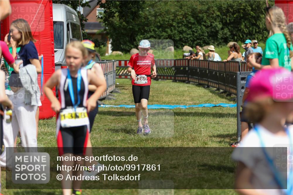 21.06.2026 - 29. Vierlanden-Triathlon Andreas Tolksdorf http://msf.ph/oto/9917861 21.06.2026 15:16:49 Ziel 1286 meine-sportfotos.de