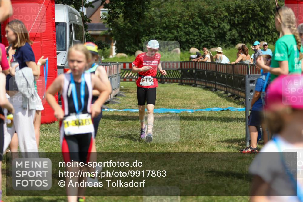 21.06.2026 - 29. Vierlanden-Triathlon Andreas Tolksdorf http://msf.ph/oto/9917863 21.06.2026 15:16:49 Ziel 1286 meine-sportfotos.de