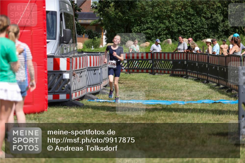 21.06.2026 - 29. Vierlanden-Triathlon Andreas Tolksdorf http://msf.ph/oto/9917875 21.06.2026 15:17:24 Ziel 1241, 1316 meine-sportfotos.de