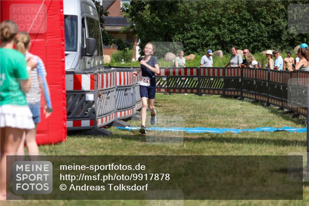 21.06.2026 - 29. Vierlanden-Triathlon Andreas Tolksdorf http://msf.ph/oto/9917878 21.06.2026 15:17:24 Ziel 1241, 1316 meine-sportfotos.de