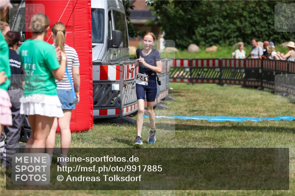 21.06.2026 - 29. Vierlanden-Triathlon Andreas Tolksdorf http://msf.ph/oto/9917885 21.06.2026 15:17:25 Ziel 1241, 1316 meine-sportfotos.de