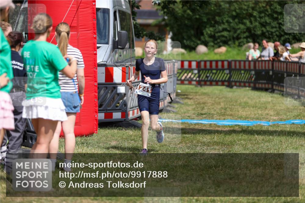 21.06.2026 - 29. Vierlanden-Triathlon Andreas Tolksdorf http://msf.ph/oto/9917888 21.06.2026 15:17:25 Ziel 1241, 1316 meine-sportfotos.de