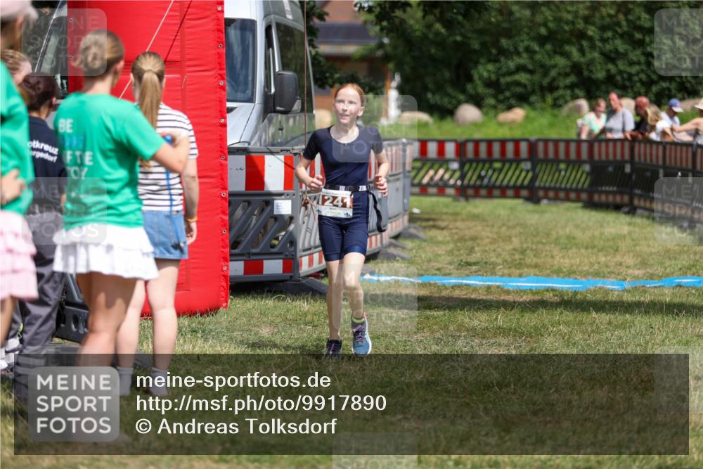 21.06.2026 - 29. Vierlanden-Triathlon Andreas Tolksdorf http://msf.ph/oto/9917890 21.06.2026 15:17:25 Ziel 1241, 1316 meine-sportfotos.de