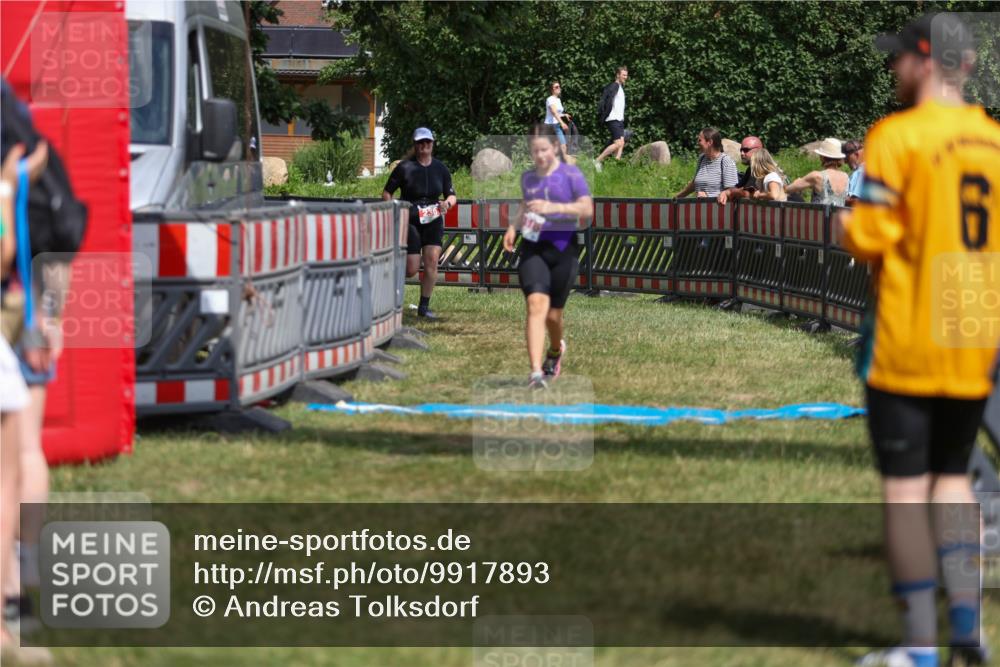21.06.2026 - 29. Vierlanden-Triathlon Andreas Tolksdorf http://msf.ph/oto/9917893 21.06.2026 15:17:32 Ziel 230, 1316 meine-sportfotos.de