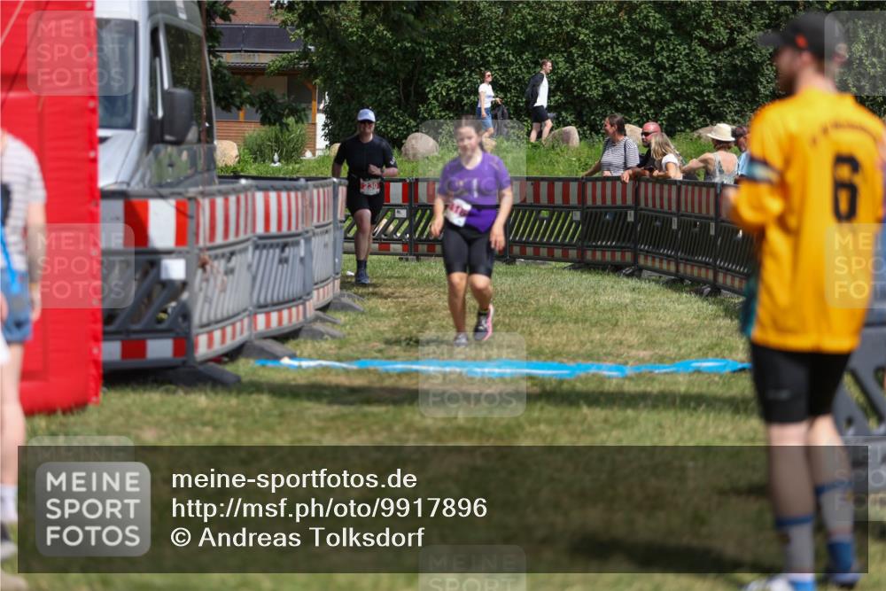 21.06.2026 - 29. Vierlanden-Triathlon Andreas Tolksdorf http://msf.ph/oto/9917896 21.06.2026 15:17:32 Ziel 230, 1316 meine-sportfotos.de