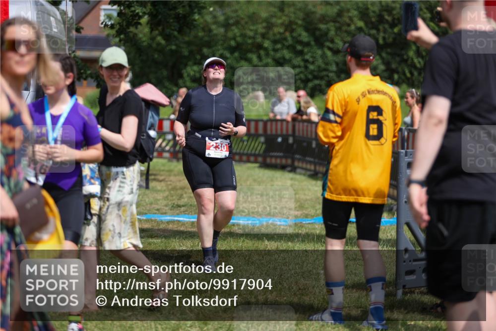 21.06.2026 - 29. Vierlanden-Triathlon Andreas Tolksdorf http://msf.ph/oto/9917904 21.06.2026 15:17:39 Ziel 230, 1316 meine-sportfotos.de