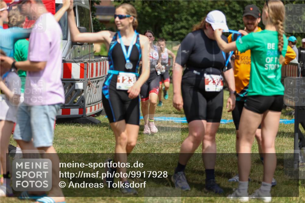 21.06.2026 - 29. Vierlanden-Triathlon Andreas Tolksdorf http://msf.ph/oto/9917928 21.06.2026 15:18:01 Ziel 1238, 1242, 1277, 1279 meine-sportfotos.de