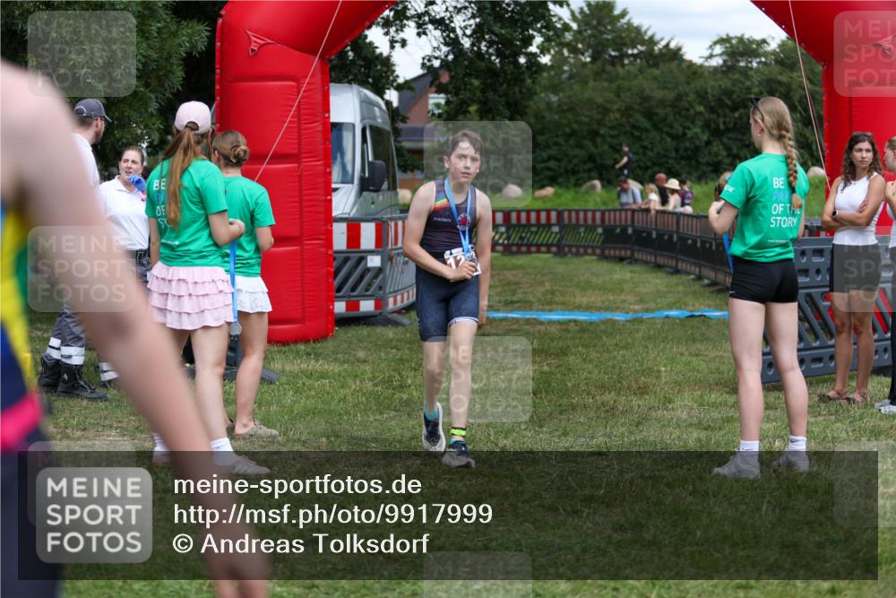 21.06.2026 - 29. Vierlanden-Triathlon Andreas Tolksdorf http://msf.ph/oto/9917999 21.06.2026 15:19:13 Ziel 1237, 1270, 1292 meine-sportfotos.de