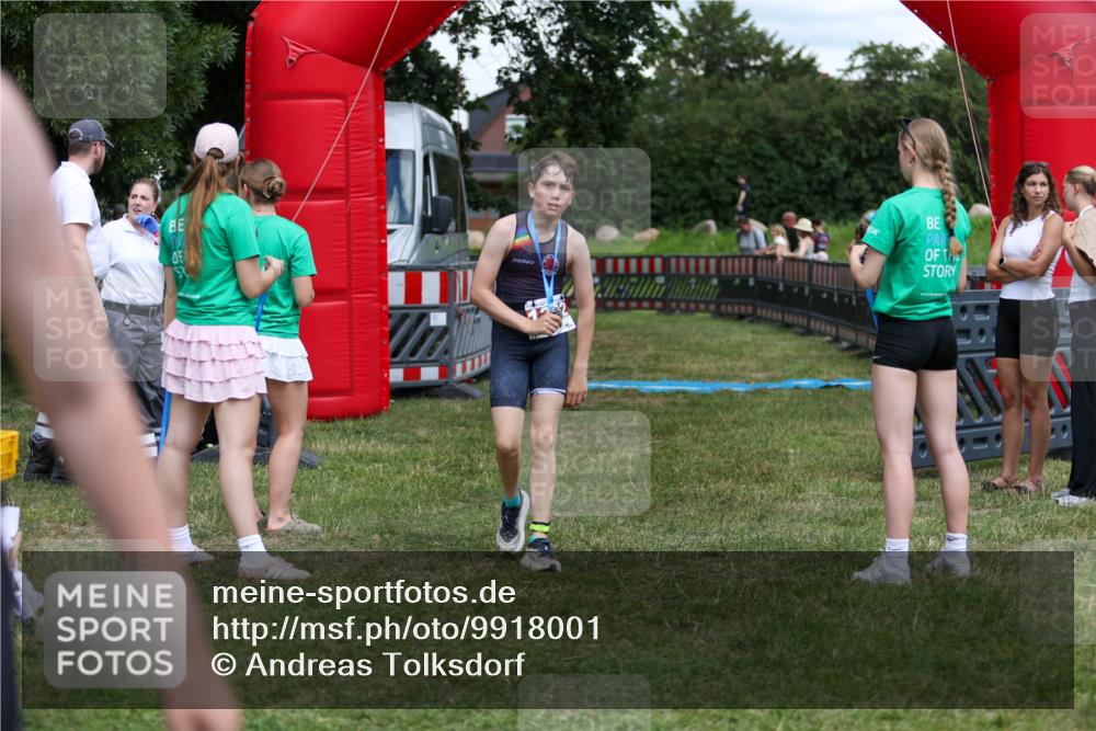 21.06.2026 - 29. Vierlanden-Triathlon Andreas Tolksdorf http://msf.ph/oto/9918001 21.06.2026 15:19:13 Ziel 1237, 1270, 1292 meine-sportfotos.de