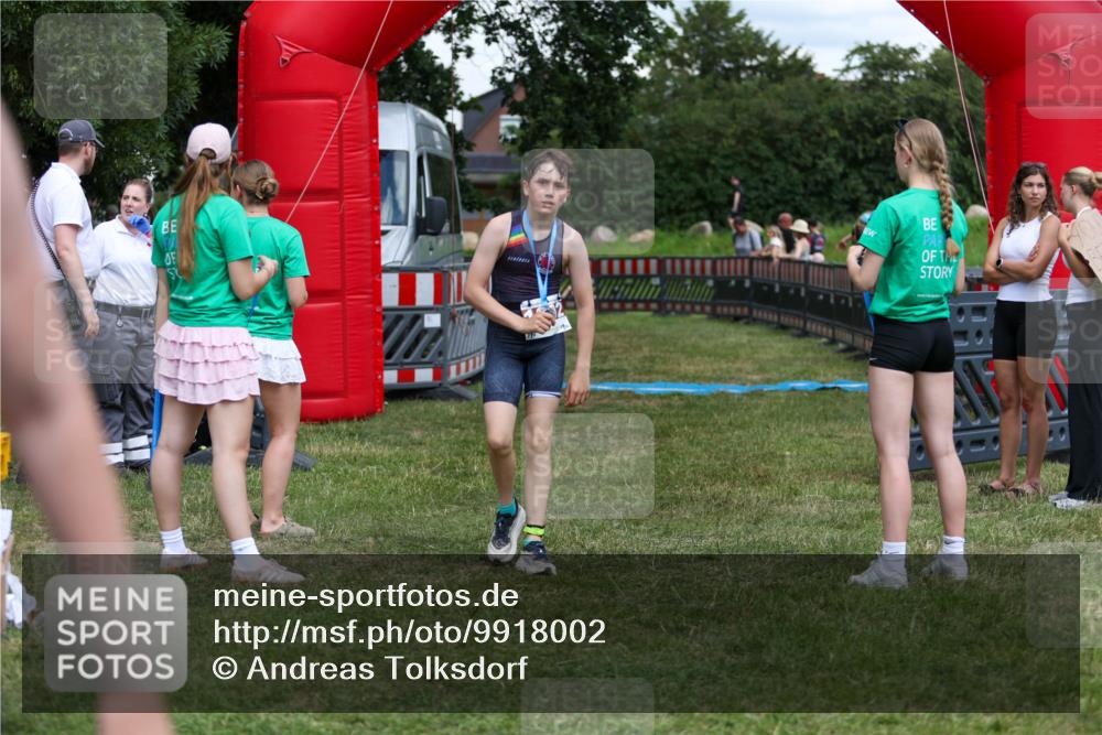 21.06.2026 - 29. Vierlanden-Triathlon Andreas Tolksdorf http://msf.ph/oto/9918002 21.06.2026 15:19:13 Ziel 1237, 1270, 1292 meine-sportfotos.de