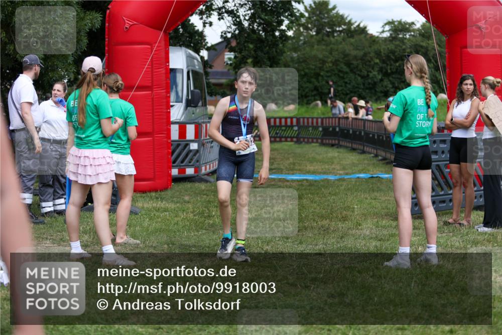 21.06.2026 - 29. Vierlanden-Triathlon Andreas Tolksdorf http://msf.ph/oto/9918003 21.06.2026 15:19:13 Ziel 1237, 1270, 1292 meine-sportfotos.de