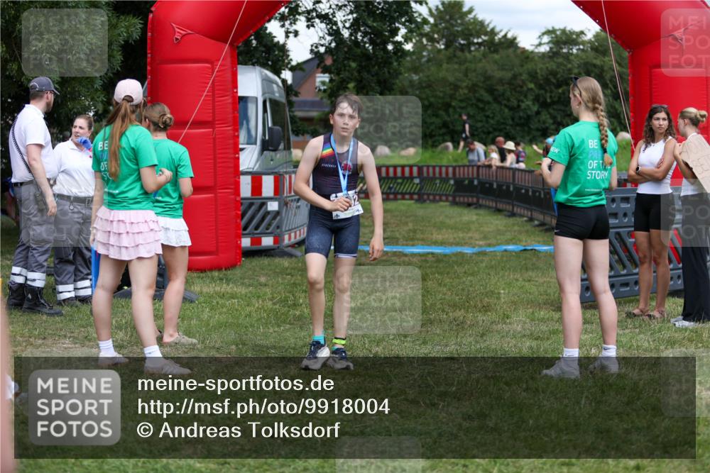 21.06.2026 - 29. Vierlanden-Triathlon Andreas Tolksdorf http://msf.ph/oto/9918004 21.06.2026 15:19:13 Ziel 1237, 1270, 1292 meine-sportfotos.de